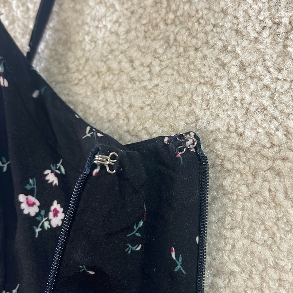 Old Navy Black Floral Spaghetti Strap Flowy Dress - Picture 7 of 9